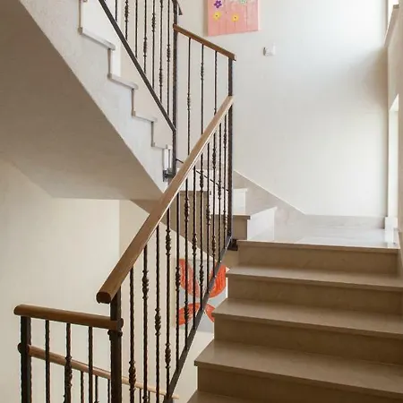 Kate * Μακάρσκα