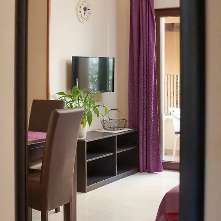 Kate * Μακάρσκα