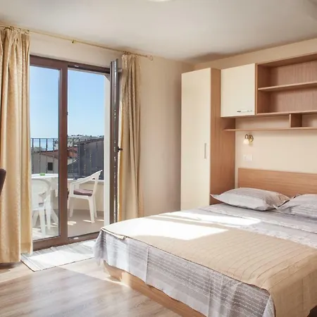 Kate Apartman