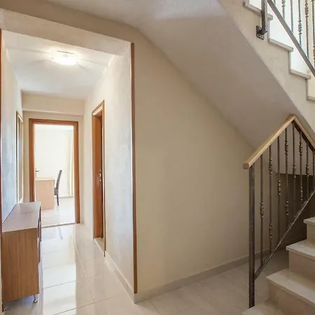 Kate Apartman